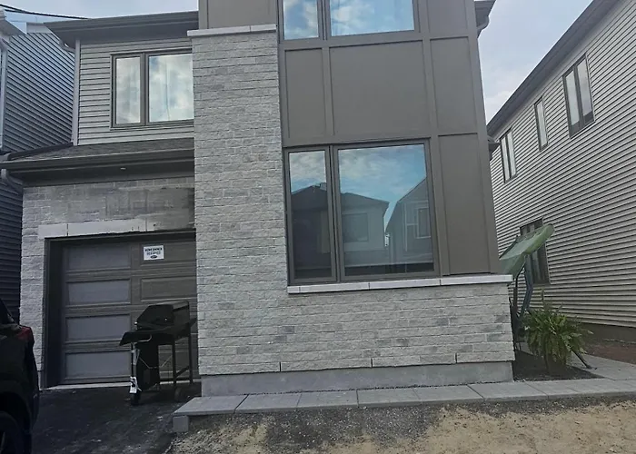 Barrhaven Half Moon Bay